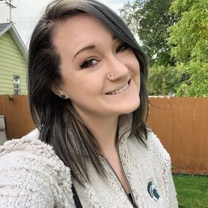 Meet your Posher, Jillian